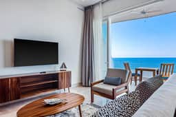 Blue Horizon 401 at Residences