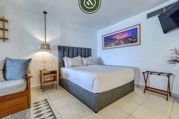 Condomar 732 - Image 1