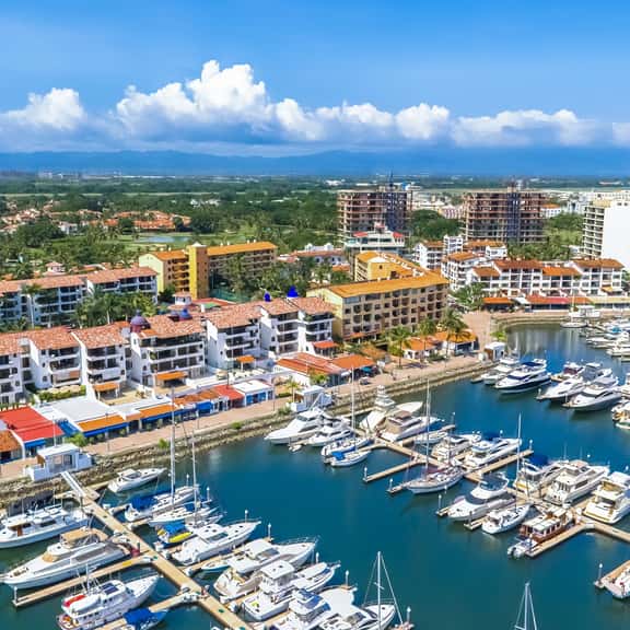 Condominio en la Marina - Image 1