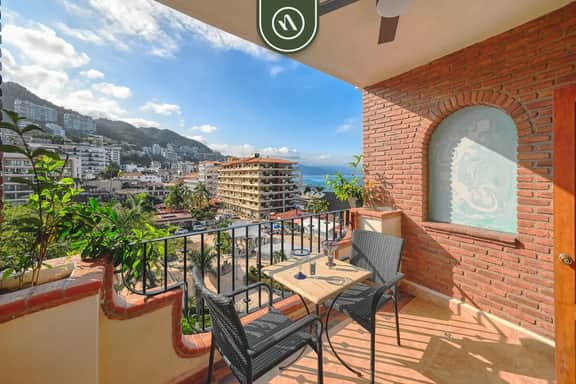 606 Plaza Mar