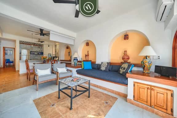 606 Plaza Mar