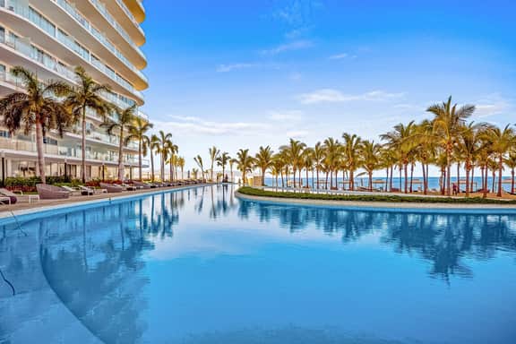 Maritima Playa 9K- Ocean Vista Oasis