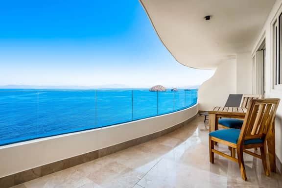 Blue Horizon 902 at Residences