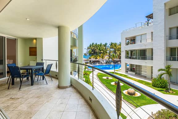 Nitta Condo # 109