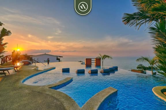 Residences by Pinnacle 207