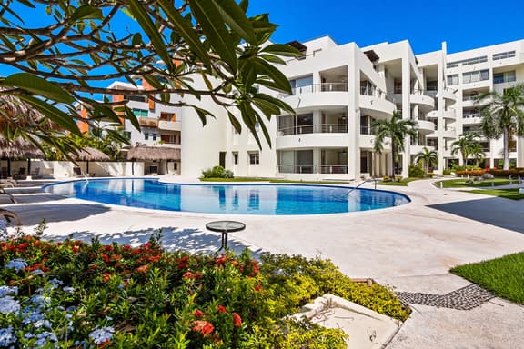 Nitta Condo # 203