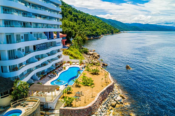 Blue Horizon 102 at Residences