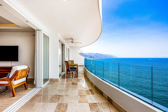 Blue Horizon 903 at Residences