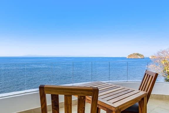 Blue Horizon 401 at Residences
