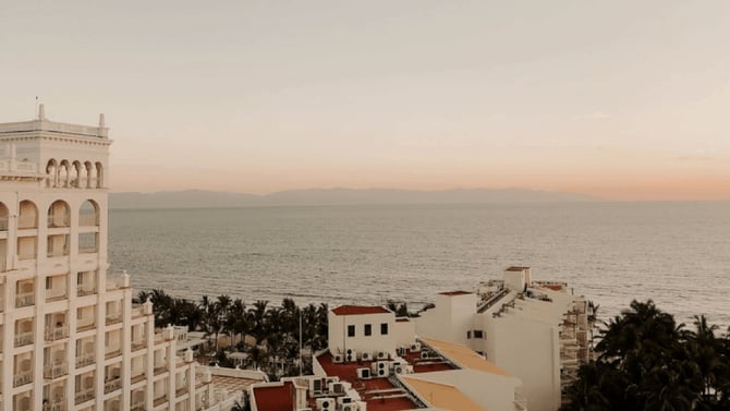 ¿Cuál es el mes más caluroso en Puerto Vallarta?
